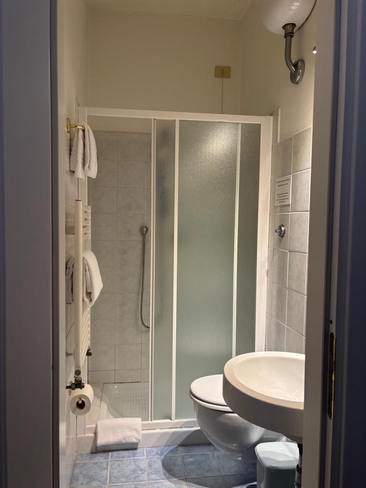 Hotel Girasole House Florenz Zimmer foto