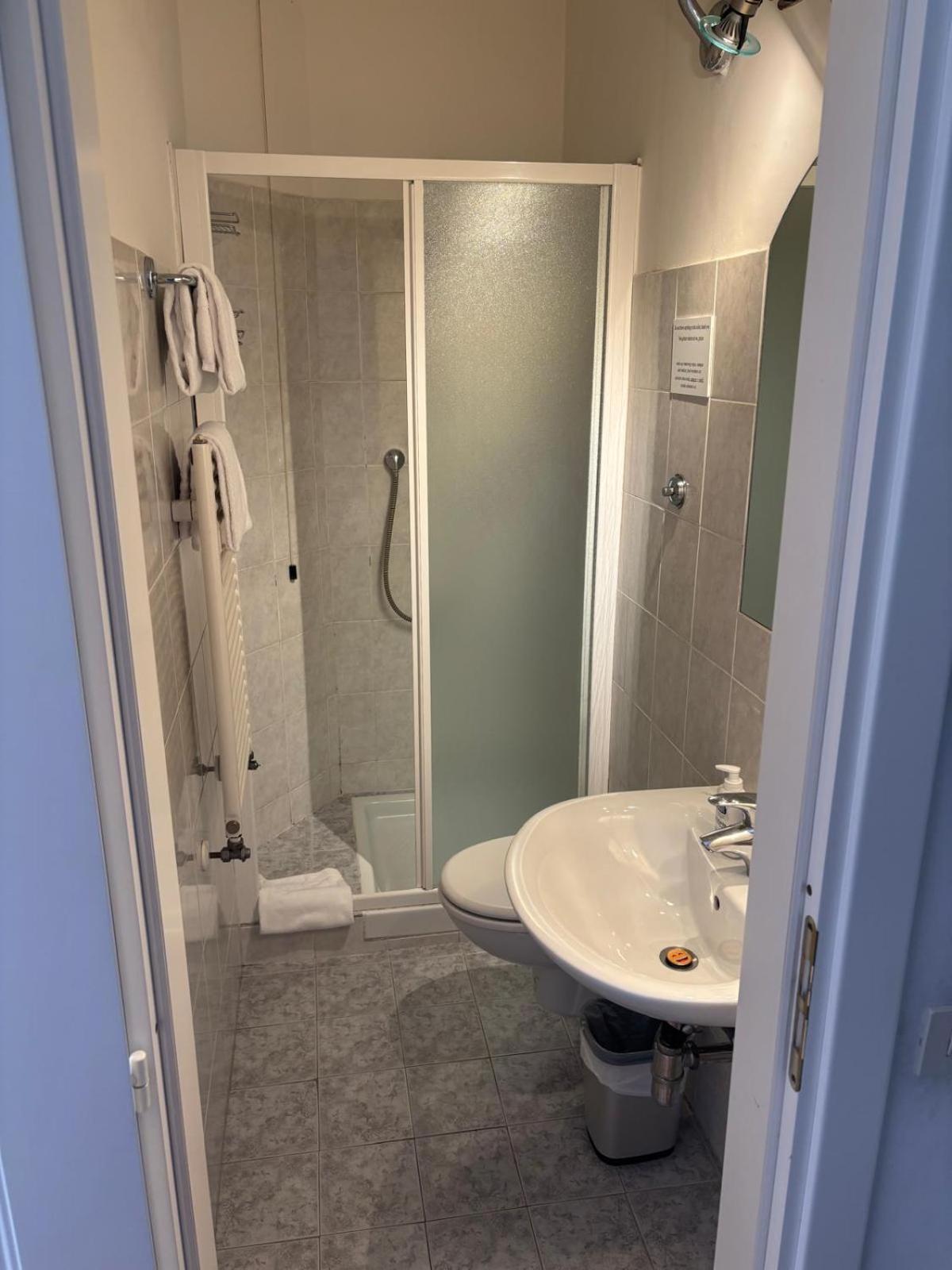 Hotel Girasole House Florenz Zimmer foto
